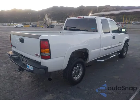 2004 GMC Sierra 2500Hd Sle z USA, uszkodzony, nr VIN 1GTHC29U84E145016